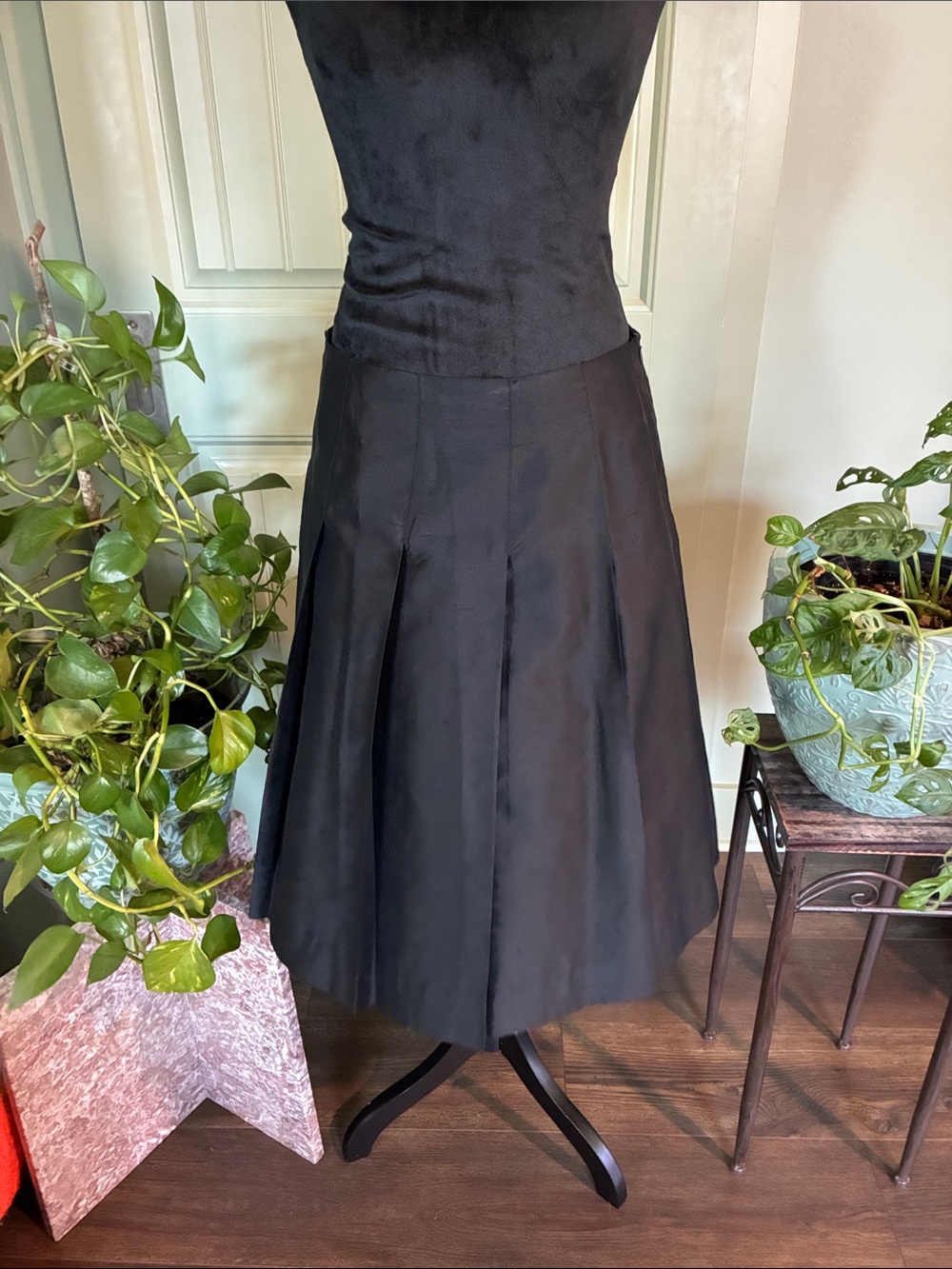 Banana Republic Black Pleated A-Line Midi Skirt